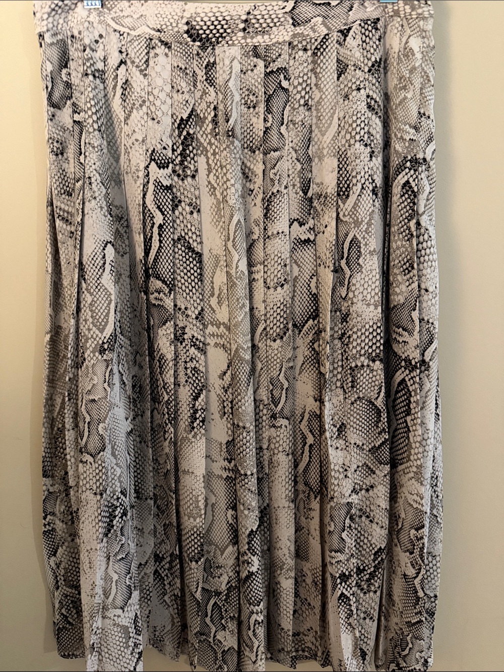 White House Black Market Snake-Print Midi Skirt in Beige and Black Size 8